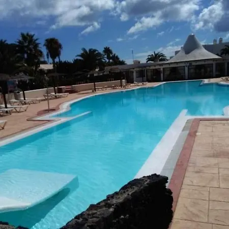 Sleeps 2 Pool Wifi Apartment *