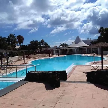 Apartment Sleeps 2 Pool Wifi *